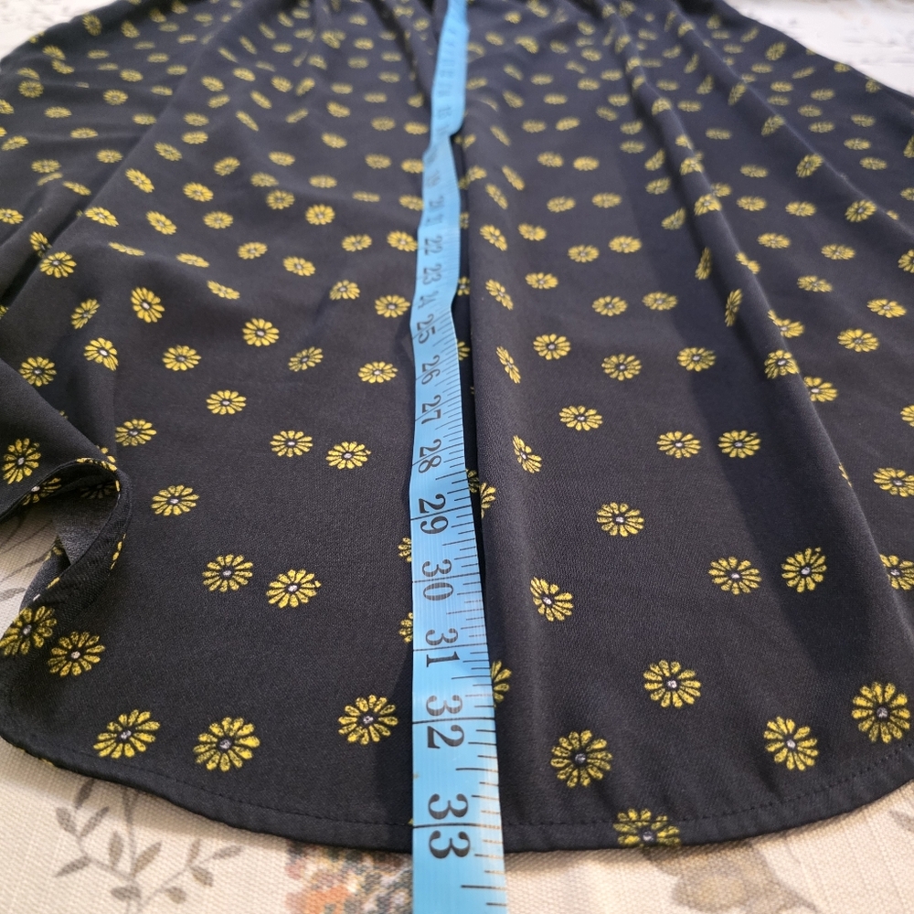 J.Crew Daisy Print High-Low Wrap Skirt XL Navy Yellow Floral Boho Cottagecore - Picture 6 of 7